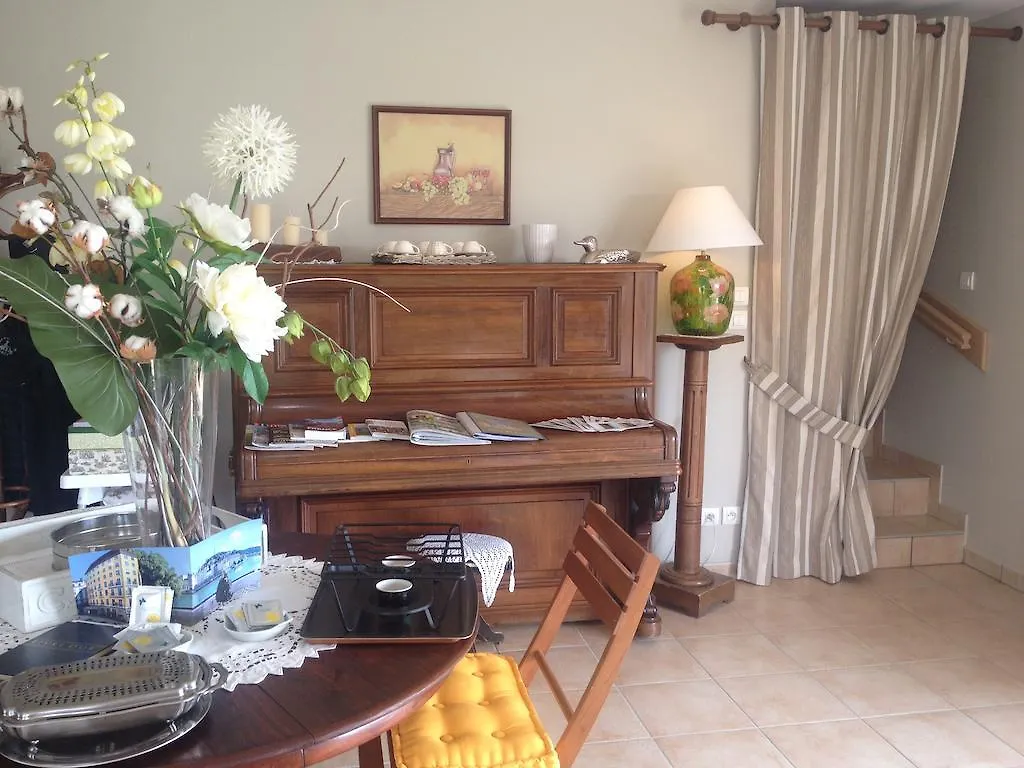 *** Bed & Breakfast La Bergerie Bed and Breakfast Pollionnay Frankrijk