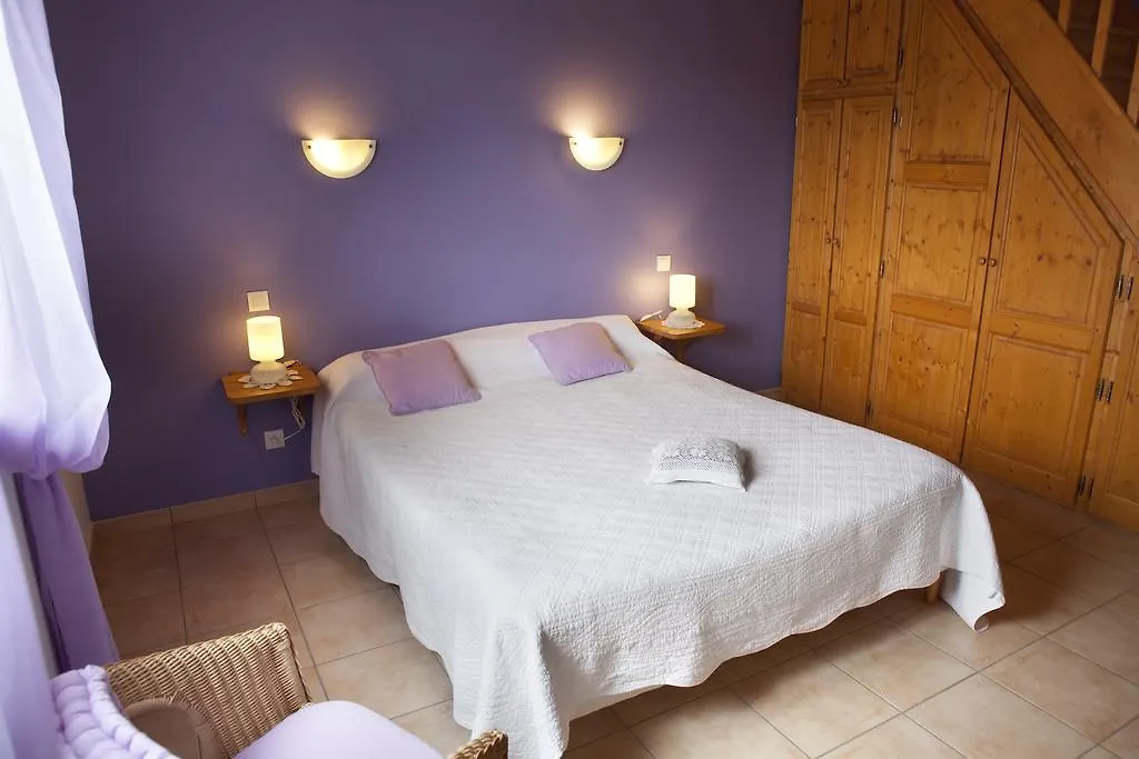 La Bergerie Bed and Breakfast Pollionnay 3*,